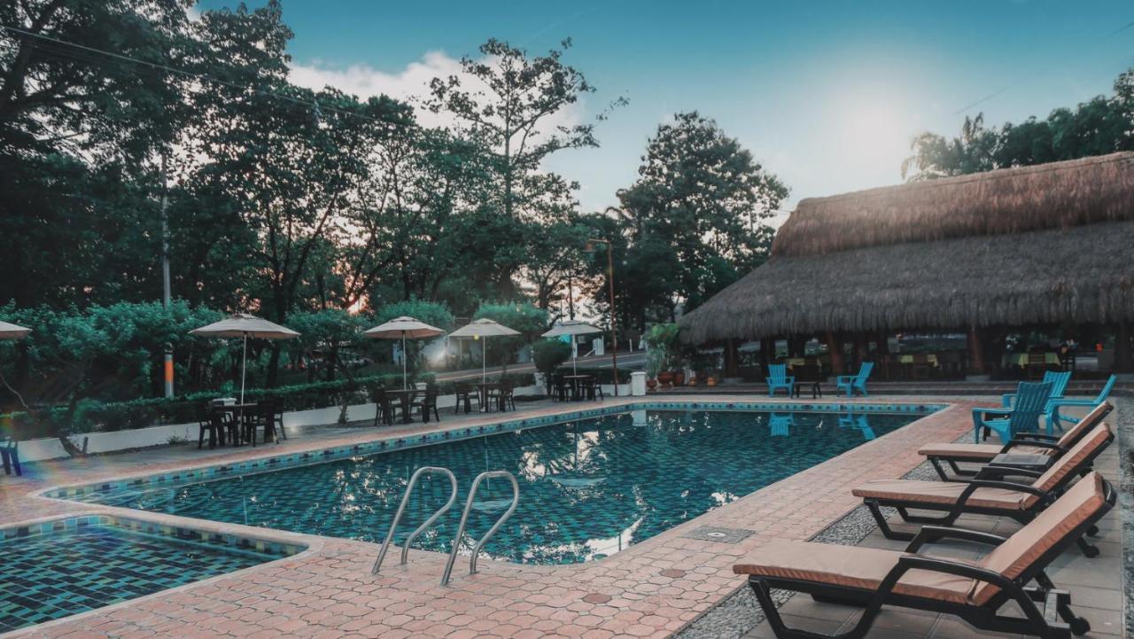 Hotel Y Restaurante Meson Del Gitano Caucasia Dış mekan fotoğraf