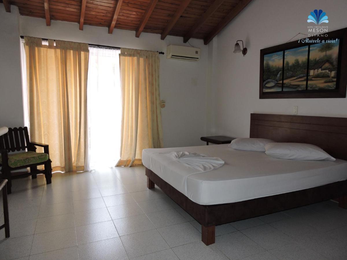 Hotel Y Restaurante Meson Del Gitano Caucasia Oda fotoğraf