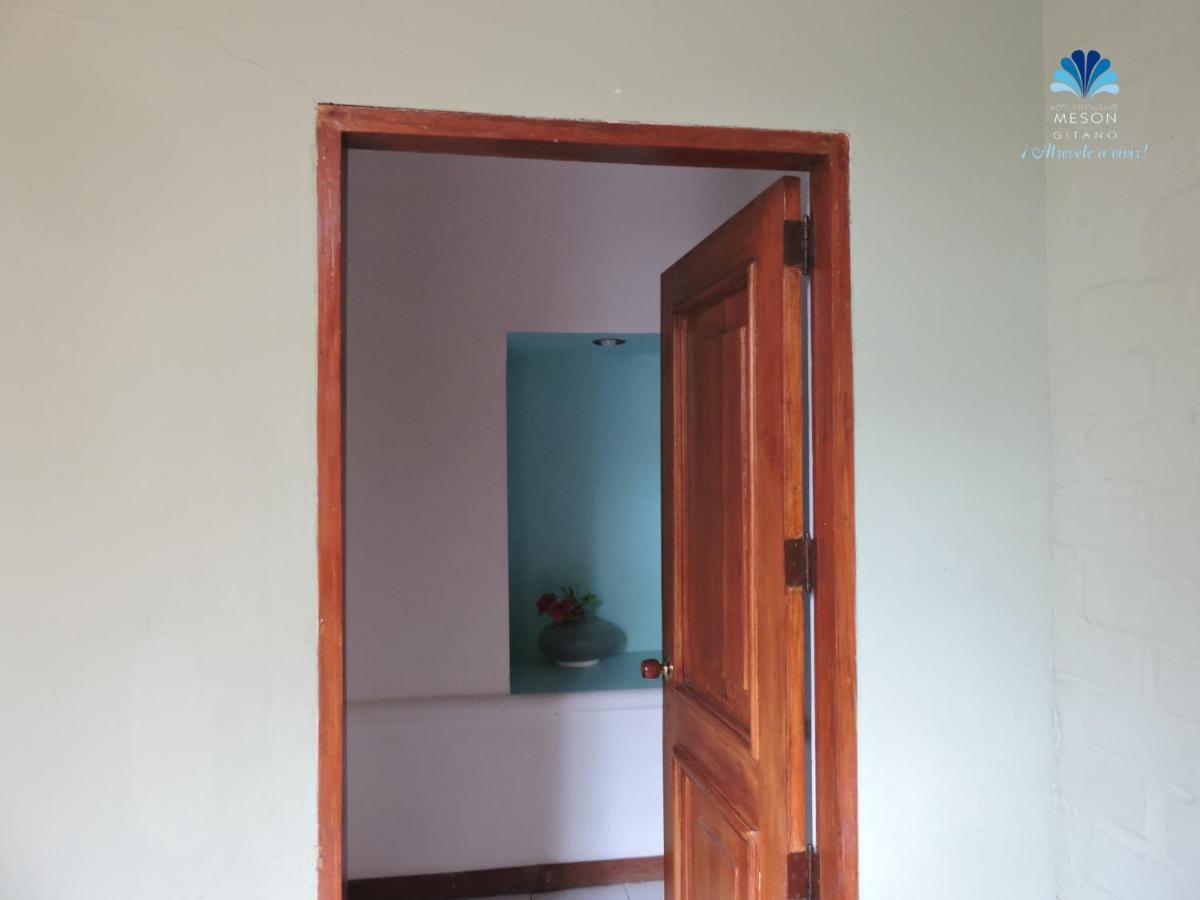 Hotel Y Restaurante Meson Del Gitano Caucasia Oda fotoğraf