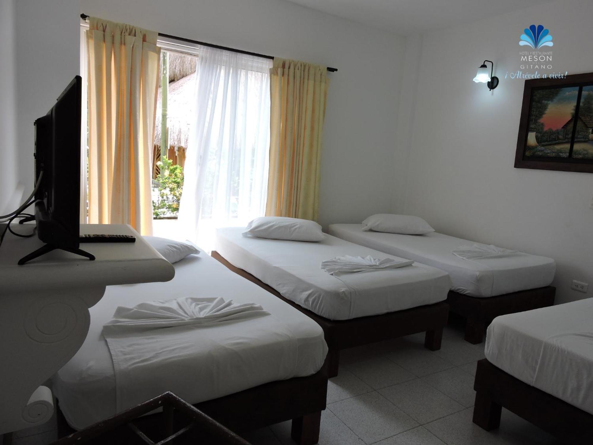 Hotel Y Restaurante Meson Del Gitano Caucasia Oda fotoğraf