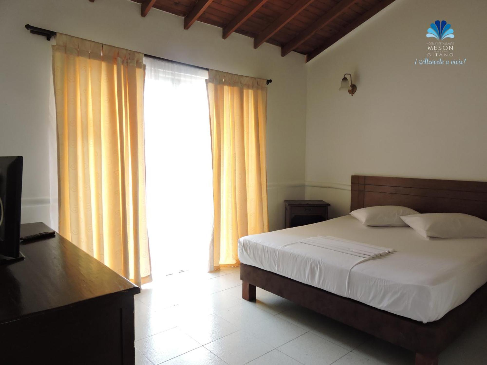 Hotel Y Restaurante Meson Del Gitano Caucasia Oda fotoğraf