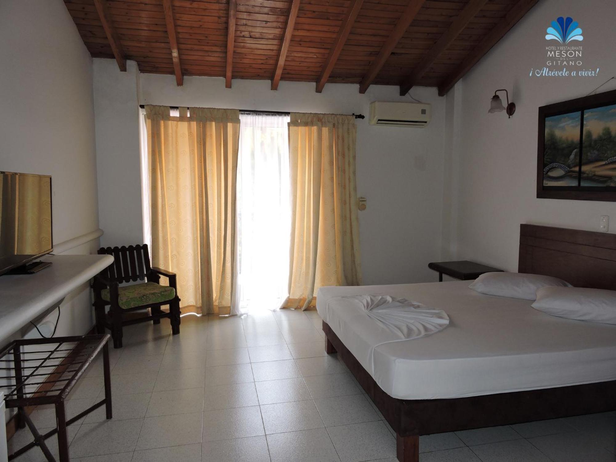 Hotel Y Restaurante Meson Del Gitano Caucasia Oda fotoğraf